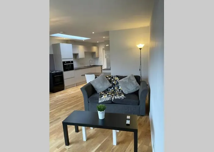 Idyllic Self Contained Annex Flat In Eaton